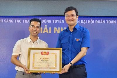 Trao giải Cuộc thi Sáng tác tranh cổ động, tuyên truyền Đại hội Đoàn toàn quốc lần thứ XIII