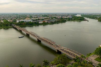 Sửa chữa cầu Trường Tiền, cấm phương tiện lưu thông qua cầu vào ban đêm
