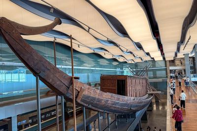 Thuyền Mặt Trời của Pharaoh Khufu tại Đại Bảo tàng Ai Cập