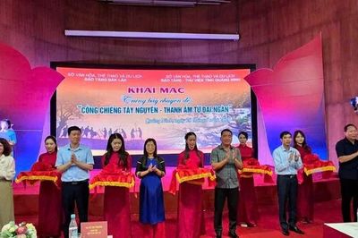 Khai mạc Triển lãm 'Cồng chiêng Tây Nguyên-Thanh âm từ Đại ngàn'