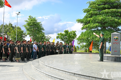 Sĩ quan trẻ ba nước Việt Nam - Lào - Campuchia tổ chức nhiều hoạt động ý nghĩa tại xã Bờ Y