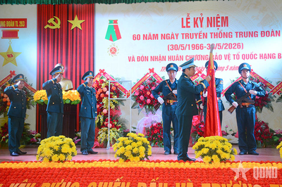 Trung đoàn 263 đón nhận Huân chương Bảo vệ Tổ quốc hạng Ba