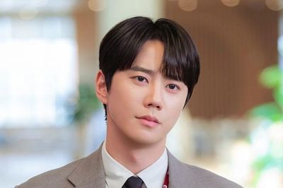 Sau phim 'Khi cuộc đời cho bạn quả quýt', Lee Jun Young (UKISS) trở lại màn ảnh hợp tác cùng 'dàn sao' kỳ cựu