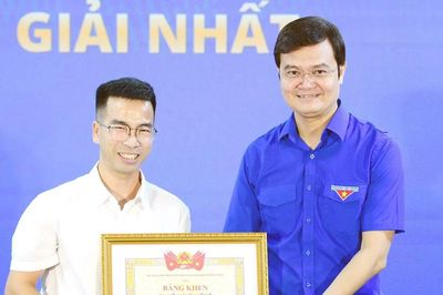Công bố tác phẩm đoạt giải cuộc thi sáng tác tranh cổ động tuyên truyền Đại hội Đoàn toàn quốc XIII