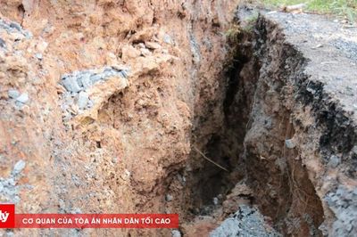 Tây Ninh: Tuyến đường ven kênh ở Kiến Tường sạt lở nghiêm trọng