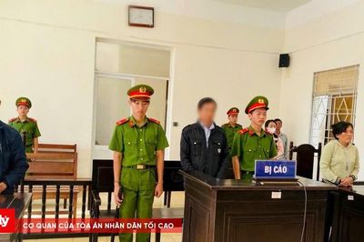 Phía sau tay lái là cuộc đời