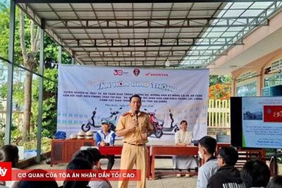 Công an tỉnh An Giang tuyên truyền an toàn giao thông tại Đặc khu Phú Quốc