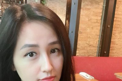 Quyền Linh và con gái vừa làm vườn vừa nhảy, Mai Phương Thúy được khen đáng yêu