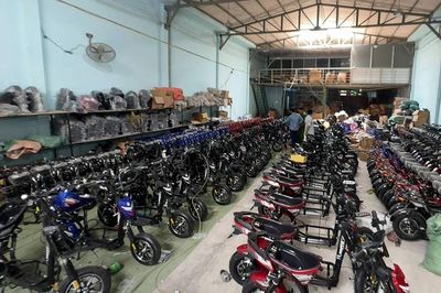 Phát hiện cơ sở tái chế 'pin', đóng lại nhãn hiệu rồi bán ra thị trường