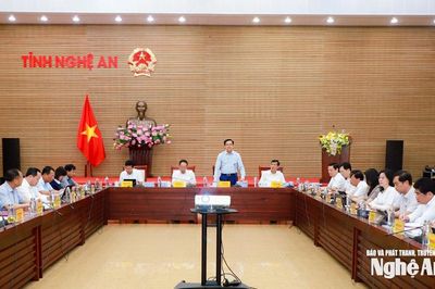 Chủ tịch UBND tỉnh Võ Trọng Hải yêu cầu thực hiện quyết liệt mục tiêu tăng trưởng, giải ngân vốn đầu tư công, điều chỉnh quy hoạch tỉnh
