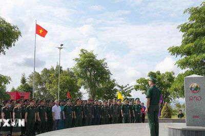 Sỹ quan trẻ ba nước Việt Nam, Lào, Campuchia giao lưu tại cột mốc ba biên
