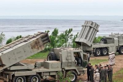 Triều Tiên thử vũ khí khiến Hàn Quốc đau đầu: Một bệ phóng bắn được cả rocket lẫn tên lửa