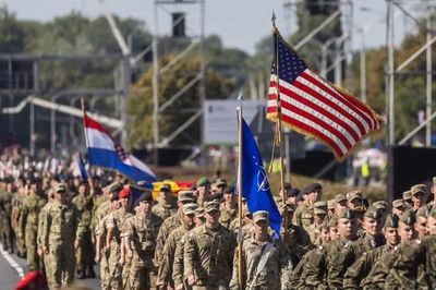 NATO sắp bị Mỹ 'thả nổi': Rút tàu ngầm hạt nhân, cắt giảm máy bay ném bom, tiêm kích và tàu khu trục