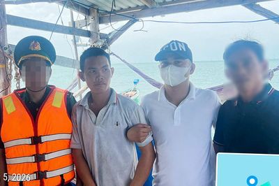 Đối tượng truy nã trốn nuôi cá trên biển vẫn không thoát