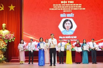 Bắc Ninh: Báo cáo viên Nguyễn Thị Thúy giành giải Nhất Cụm thi số 10