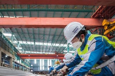 Ngành thép Trung Quốc: Sản lượng tháng 4/2026 thấp nhất 8 năm nhưng nhập khẩu quặng sắt vẫn tăng