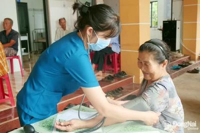 Các trạm y tế gặp khó khăn về nhân lực, cơ sở vật chất sau khi chuyển về UBND các xã, phường quản lý