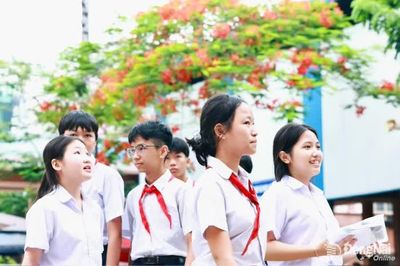 Thí sinh hoàn thành ngày thi đầu tiên Kỳ thi tuyển sinh lớp 10