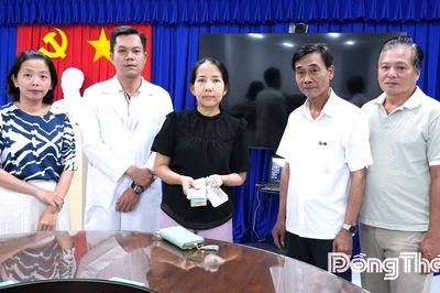 Trả lại hơn 60 triệu đồng và giấy tờ tùy thân cho khách hàng bỏ quên