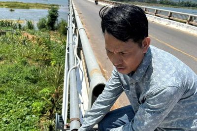 Bắt quả tang đối tượng cắt trộm dây điện tại cầu Lại Giang