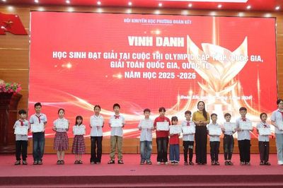 Hội nghị tuyên dương nhà giáo, học sinh đạt thành tích cao trong năm học 2025-2026
