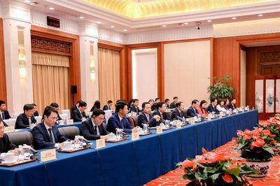 Bí thư Tỉnh ủy Lào Cai Dương Quốc Huy hội kiến với Bí thư Tỉnh ủy Vân Nam Vương Ninh