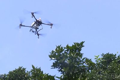 Nông dân xã Nghĩa Tâm ứng dụng flycam vào sản xuất
