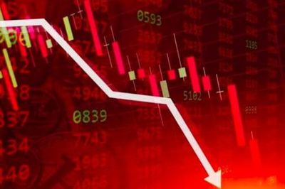 Cổ phiếu ngân hàng lao dốc, VN-Index mất hơn 10 điểm