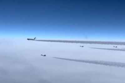 Tiêm kích Kazakhstan hộ tống chuyên cơ chở Tổng thống Putin