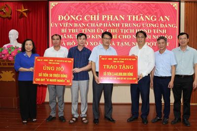 Bí thư Tỉnh ủy Phan Thăng An trao kinh phí hỗ trợ xóa nhà tạm, nhà dột nát 3 xã: Lý Bôn, Nam Quang, Bảo Lâm