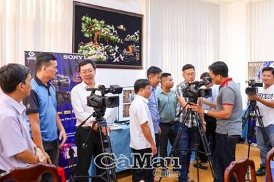 Nâng cao kỹ năng quay phim, chụp ảnh, đáp ứng xu hướng báo chí hiện đại