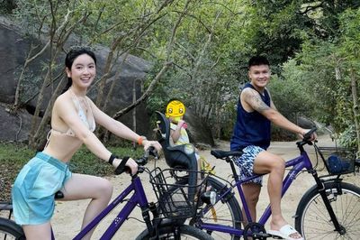 Chu Thanh Huyền diện đồ đi biển khoe vóc dáng 'cực phẩm' không có điểm nào để chê