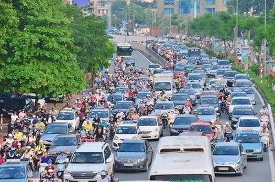 Hà Nội dự kiến thu phí 'giảm ùn tắc giao thông': Sống trong Vành đai 1 sẽ đắt đỏ hơn?