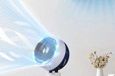 Đi nắng về mà bật quạt, điều hòa phả thẳng vào mặt: Rước họa 'liệt mặt', đột quỵ lúc nào không hay!
