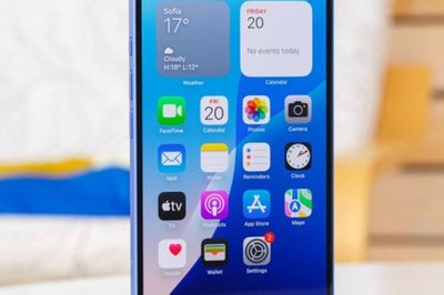 Giá iPhone 14 Plus, 15 Plus, 16 Plus giảm siêu rẻ, sở hữu màn hình lớn, pin khỏe xịn chẳng kém iPhone 17 Pro Max