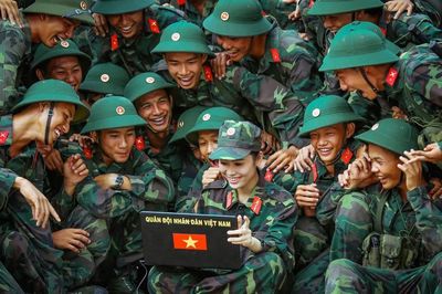 Tin vui cho đối tượng muốn vào biên chế Quân đội nhân dân Việt Nam, tốt nghiệp ĐH xuất sắc có thể được phong Thượng úy