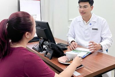 Người phụ nữ 29 tuổi tăng gần 25kg thừa nhận 1 sai lầm này khi uống nước ép trái cây