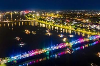 Cầu Trường Tiền sửa chữa trong 150 ngày, người dân đi lại thế nào?