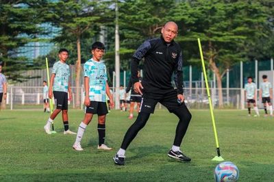 Tranh nhất bảng với U19 Việt Nam, Indonesia cấm cầu thủ dùng mạng xã hội