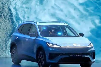 Một chiếc ô tô không cần đổ xăng, giá bằng 2 xe máy Honda SH xuất hiện trên thị trường