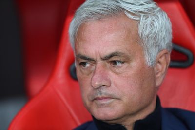 Real Madrid tốn bộn tiền cho Mourinho