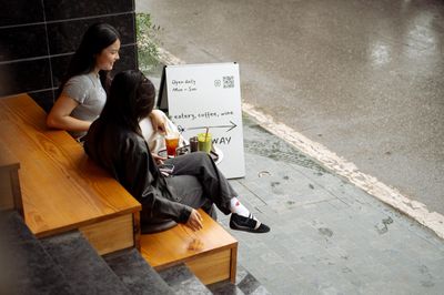 Vỉa hè 'tự tạo' của quán cà phê Hà Nội