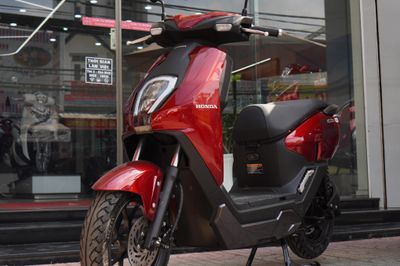 Xe máy điện Honda giảm về mức 15 triệu đồng