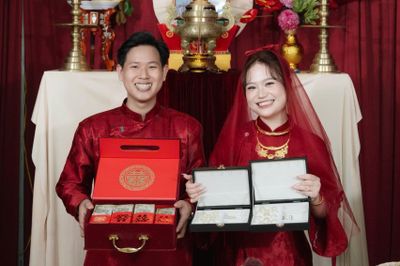Cô dâu tặng chú rể 150 triệu đồng và 2 cây vàng trong ngày cưới