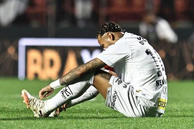 Neymar: Từ 'thần đồng Brazil' đến nỗi ám ảnh mang tên chấn thương