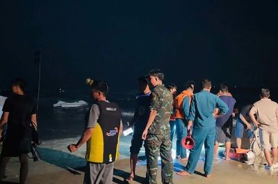 Nam sinh lớp 9 tử vong vì bị sóng biển cuốn trôi