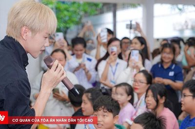 Ngày Quốc tế thiếu nhi 'sớm' ở bệnh viện TP.HCM