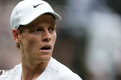 'Địa chấn' ở Roland Garros 2026: Tay vợt số 1 thế giới bị loại từ vòng 2