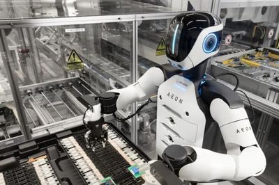 BMW sẽ lần đầu đưa robot hình người vào dây chuyền sản xuất ô tô tại châu Âu