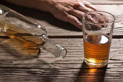 Ấn Độ: 12 người tử vong vì rượu giả